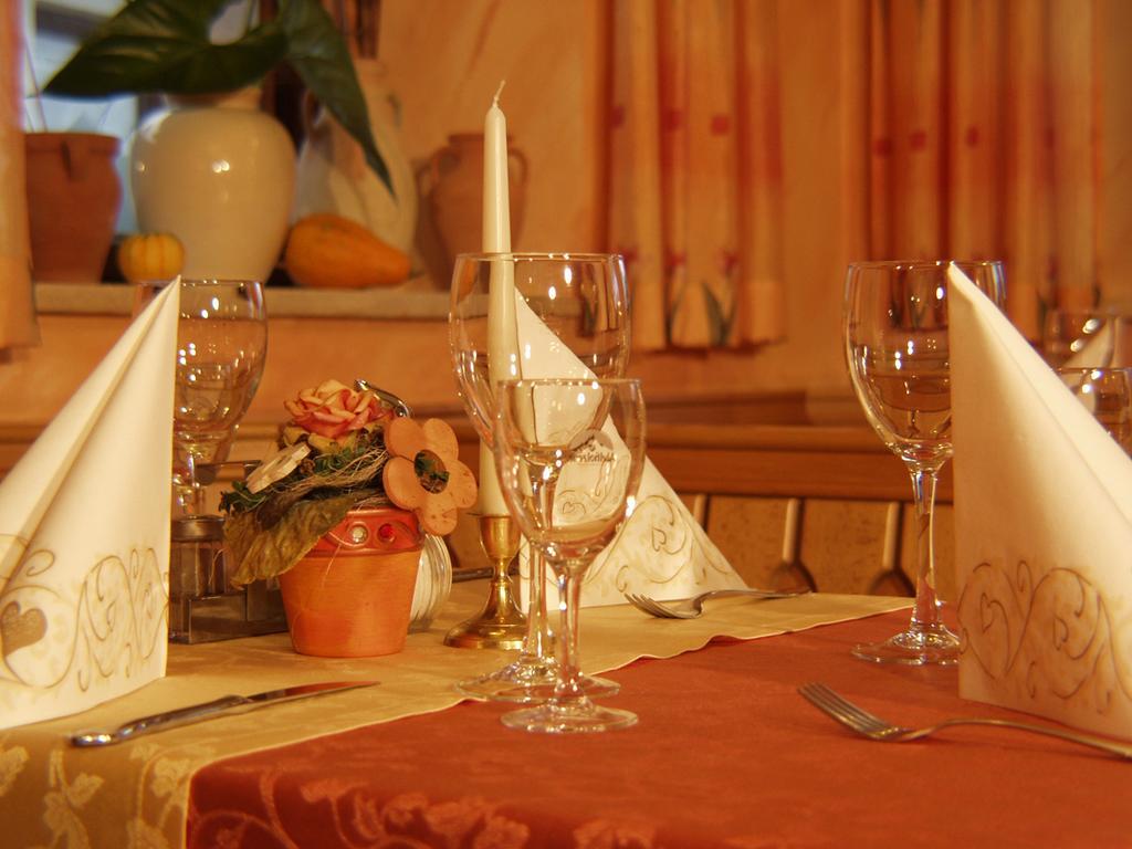 Gasthof-Hotel Dilger Rattenberg Екстериор снимка