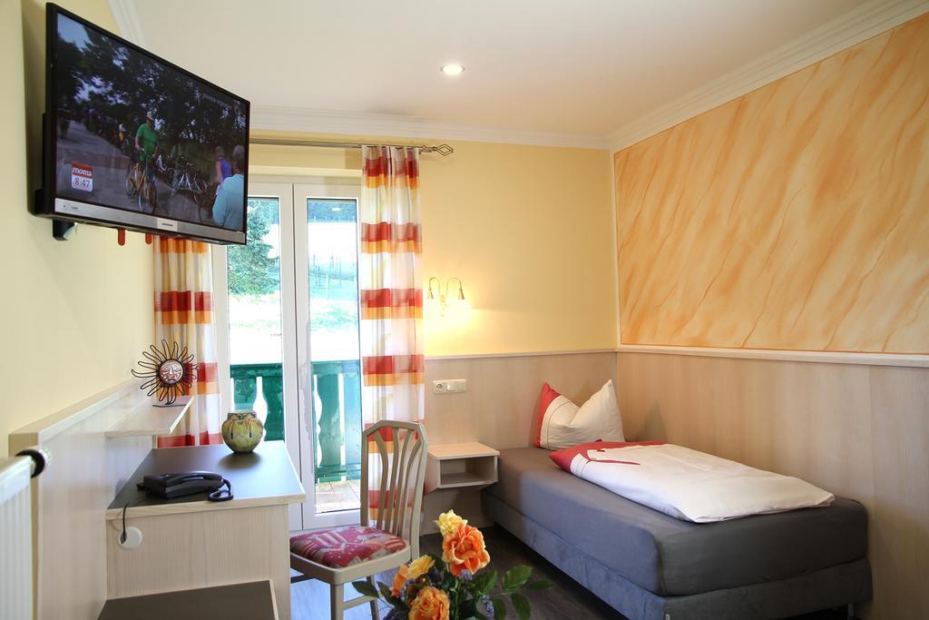 Gasthof-Hotel Dilger Rattenberg Екстериор снимка